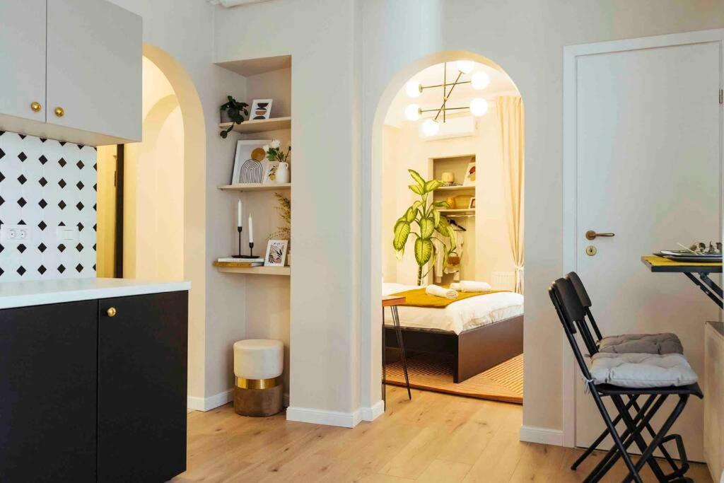 Stunning Views - Location - Netflix + Balcony Apartamento Bucareste