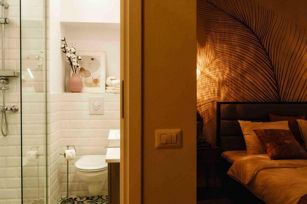 Bright - Location - Old Town + Netflix Apartment