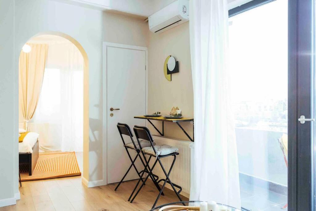 Stunning Views - Location - Netflix + Balcony Apartamento
