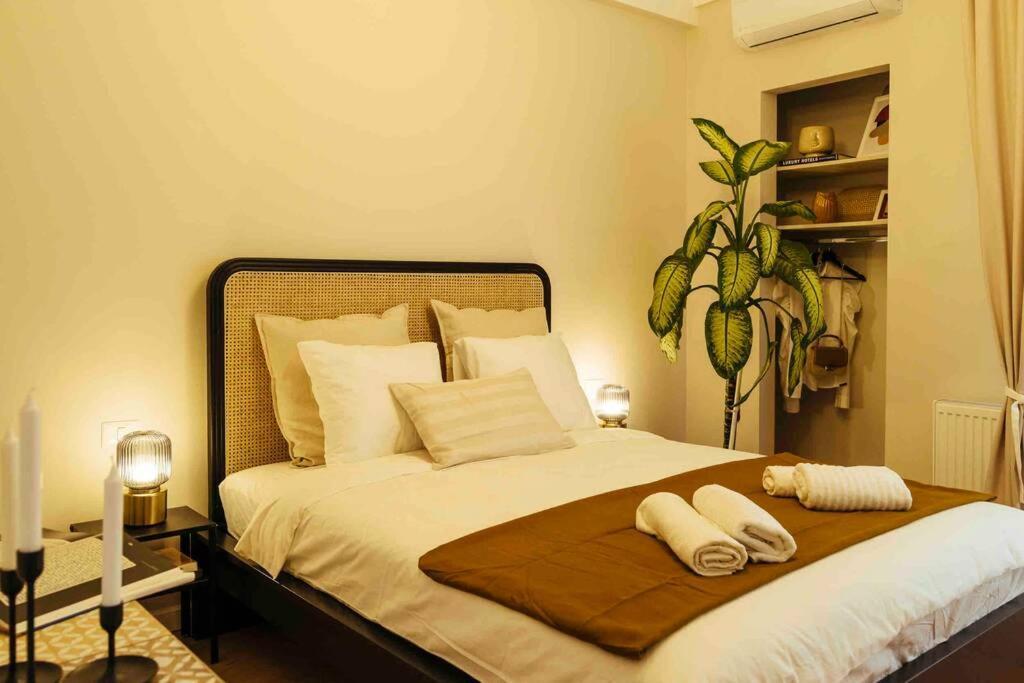 Stunning Views - Location - Netflix + Balcony Apartamento Bucareste
