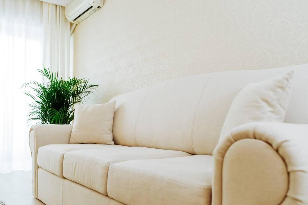 Elegant Vibes Next To Obor Market Apartment *