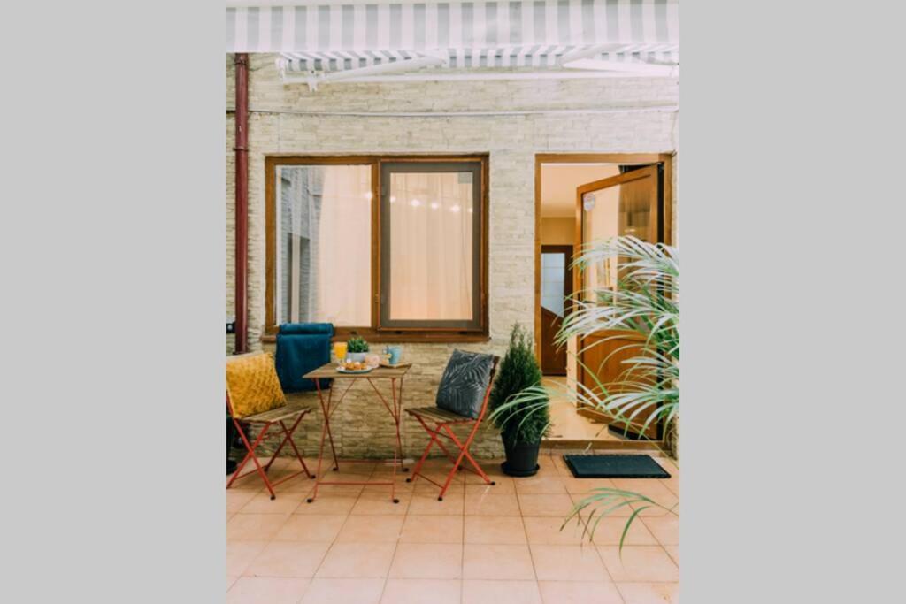 Apartment With Private Terrace Next To Cismigiu