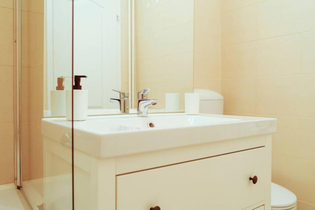Apartment Elegant Vibes Next To Obor Market
