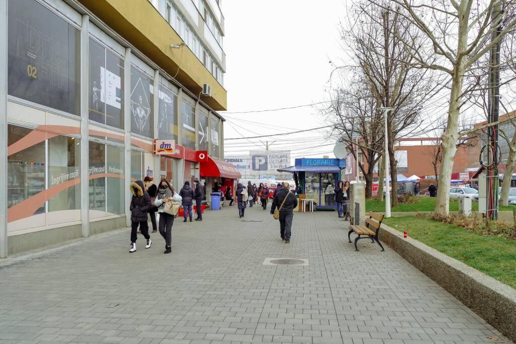 Elegant Vibes Next To Obor Market