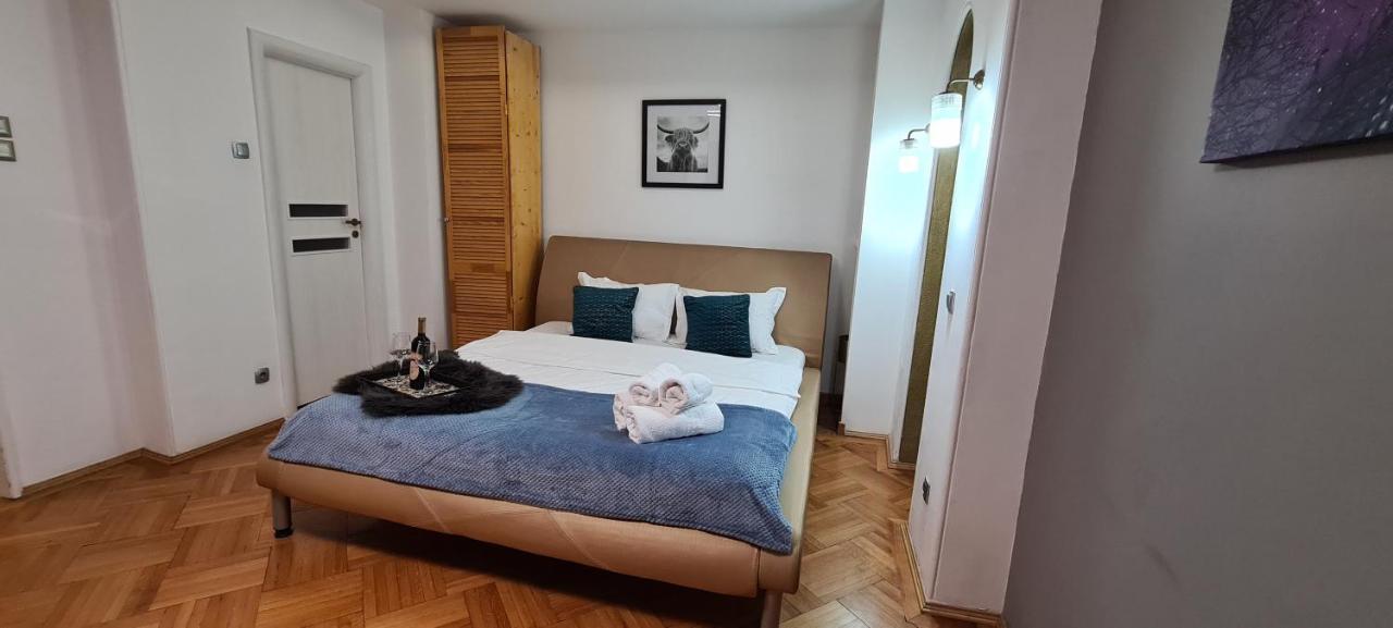 Central Arghezi Art Deco Piata Universitatii Apartament Bucureşti
