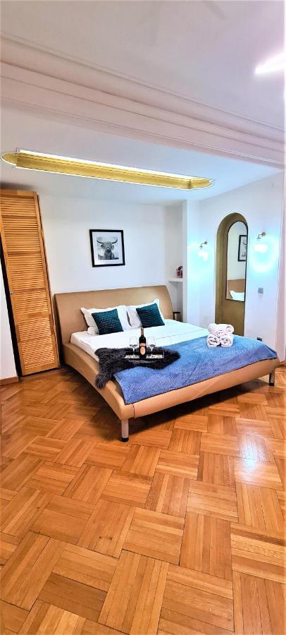 Apartament Central Arghezi Art Deco Piata Universitatii Bucureşti