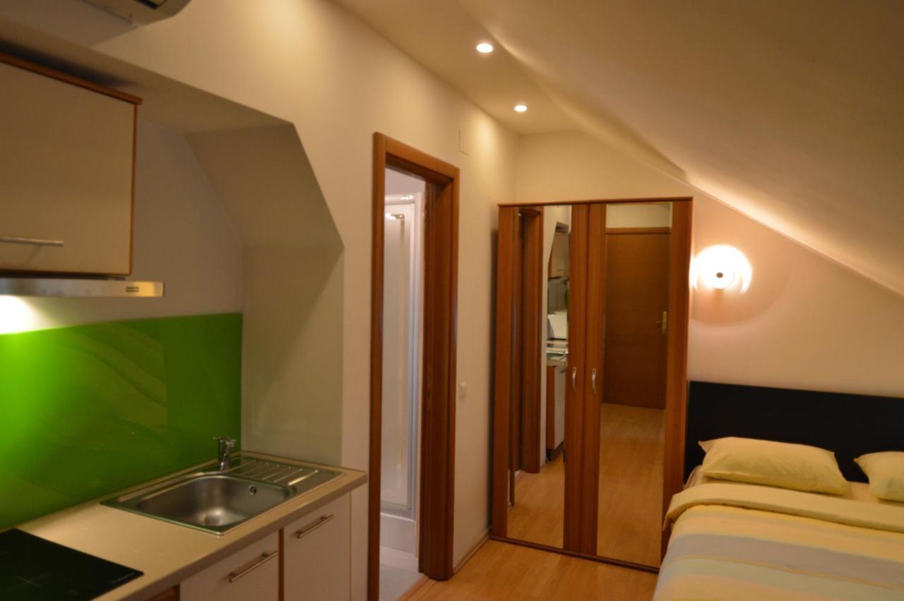 Grandville Apartment *