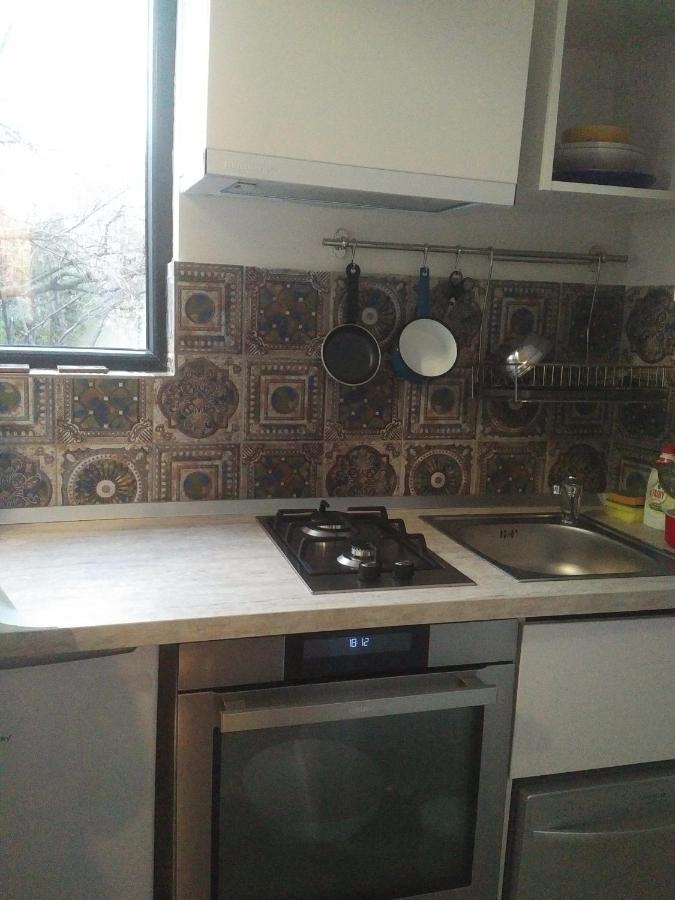Marina Central Sunshine Studio Bucureşti