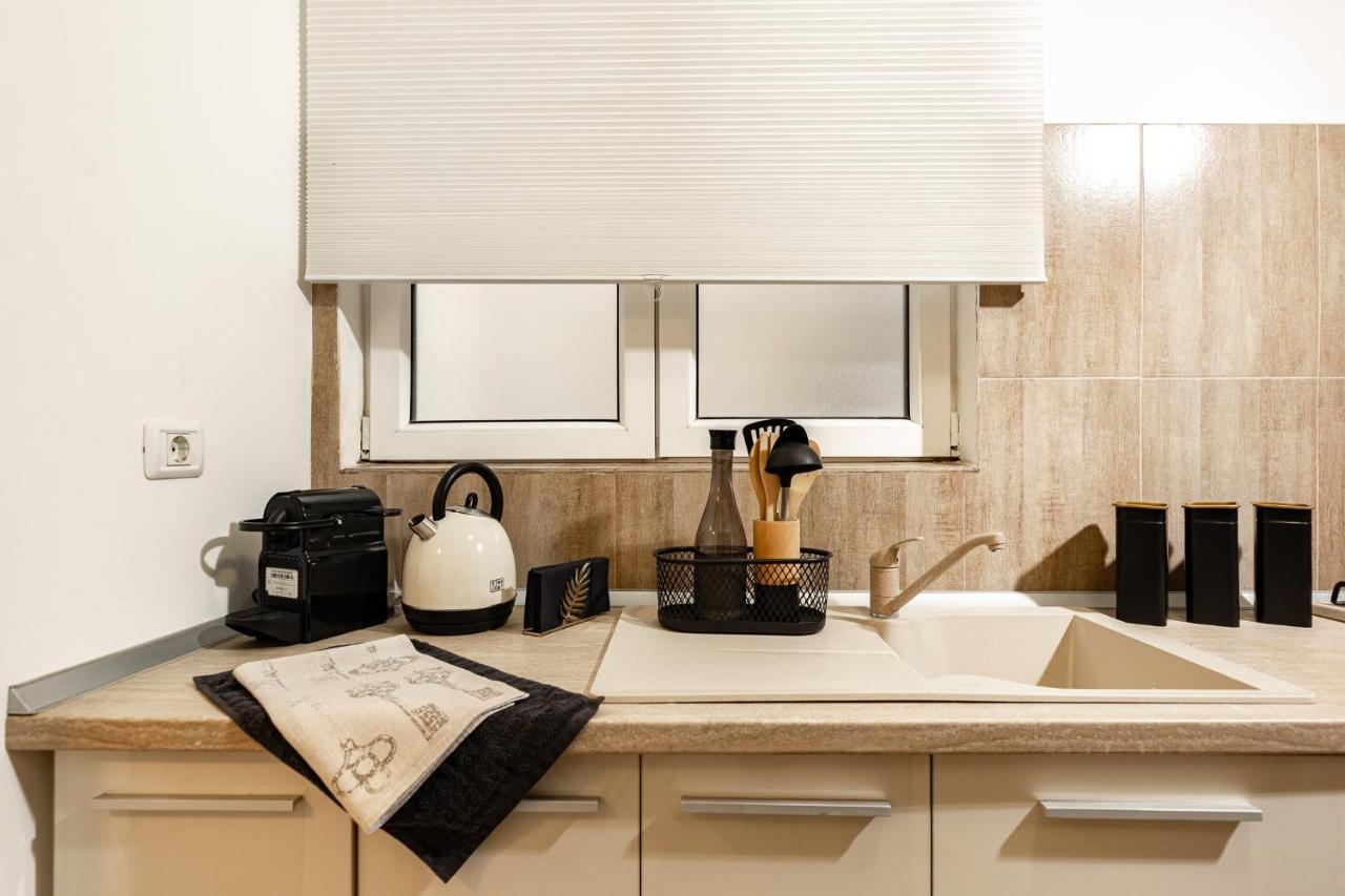 Qult - The Aristocrat Apartamento