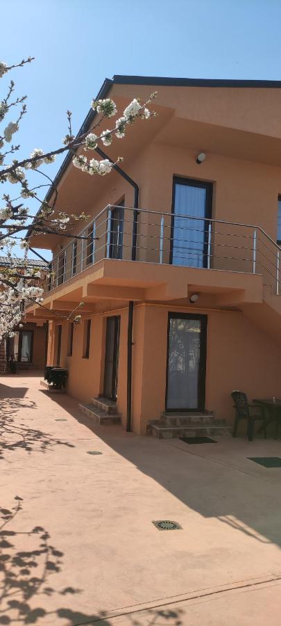 Apartament Naya Bucureşti