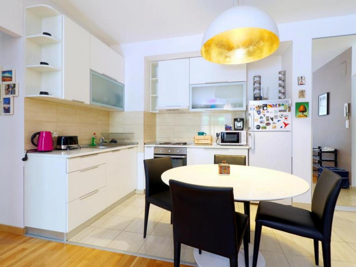 Apartament Apartament Nightingale Close To The Zoo And Shopping City Baneasa Bucureşti