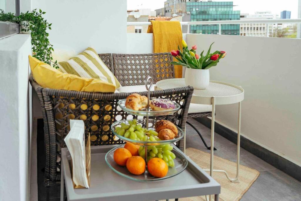 Sunny 2br Flat-top Location-amazing Views Apartament *