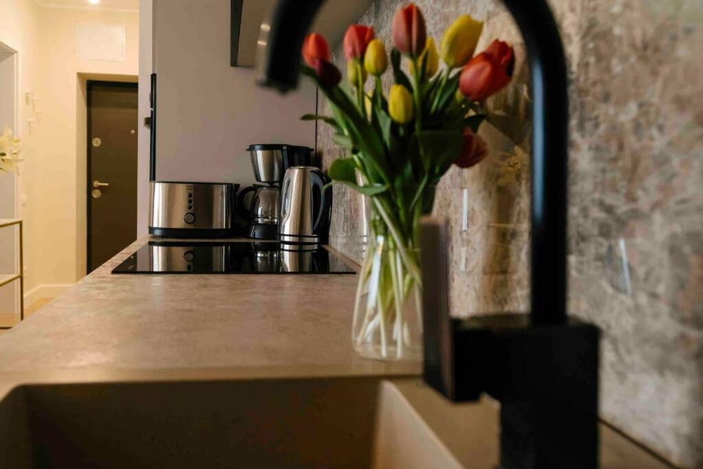 Sunny 2br Flat-top Location-amazing Views Apartament