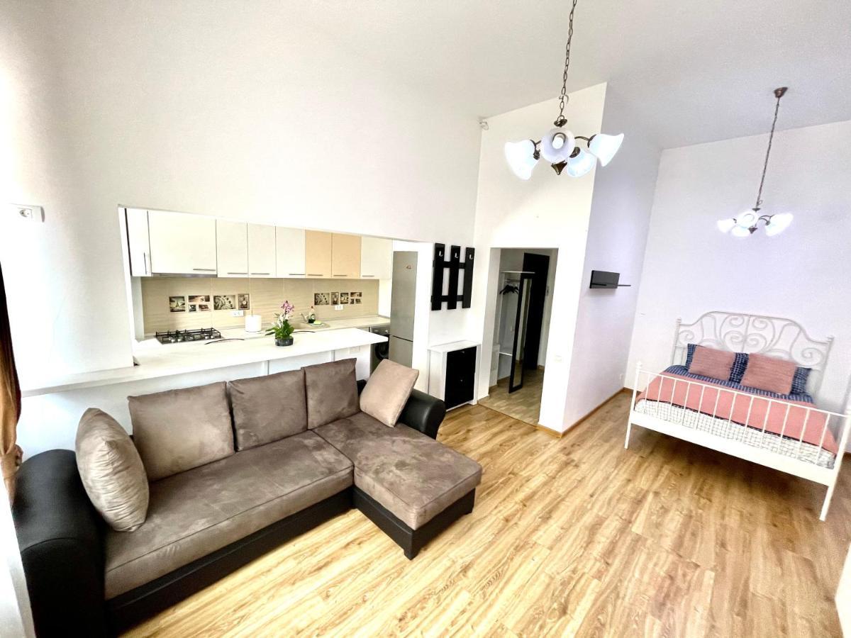Sun Plaza Studio Apartment *