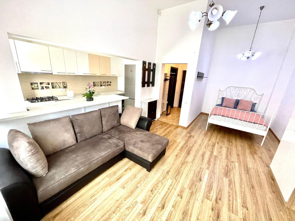 Sun Plaza Studio Apartment *