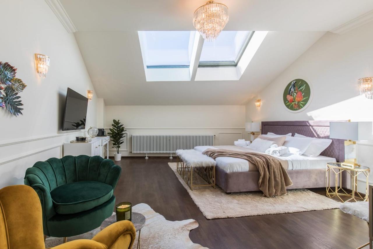 Holt Old Town Luxury Inn 2*
