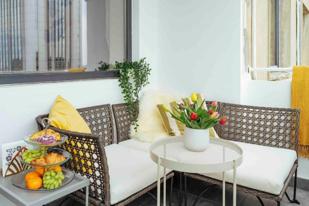 Apartament Sunny 2br Flat-top Location-amazing Views *