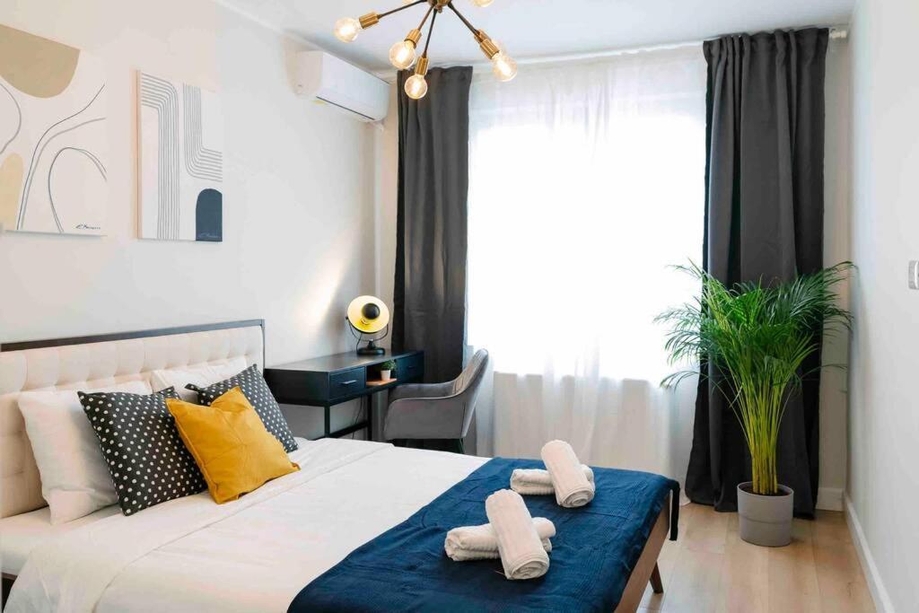 Apartament Sunny 2br Flat-top Location-amazing Views