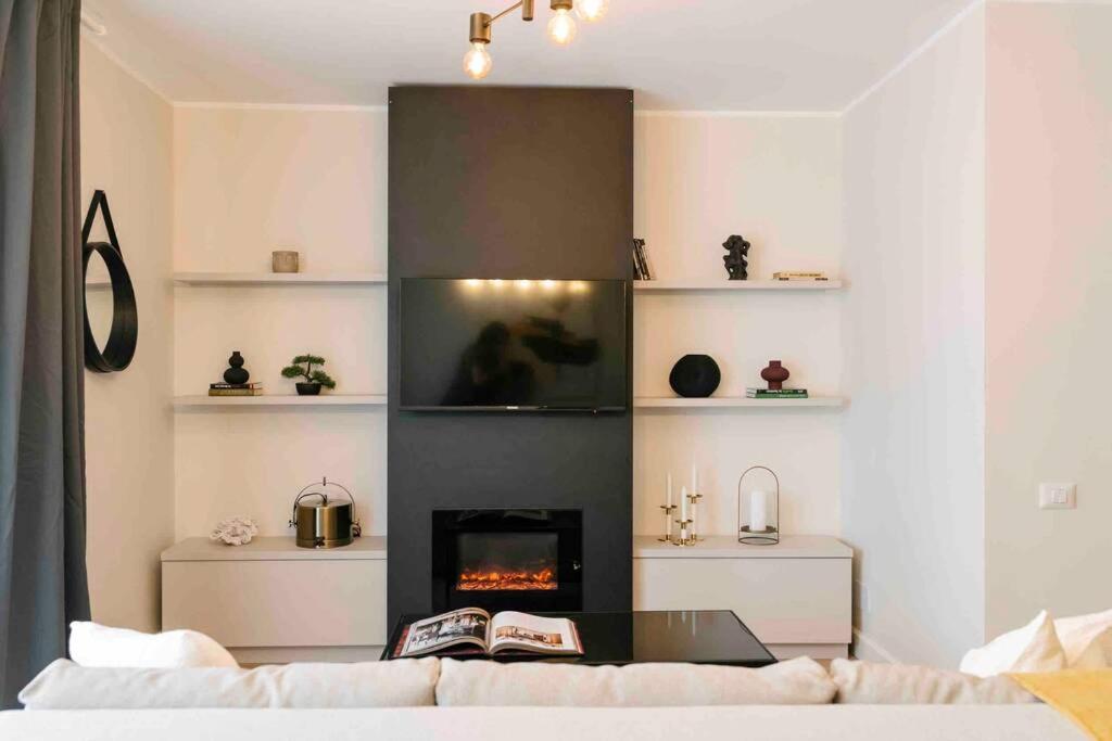 Sunny 2br Flat-top Location-amazing Views Bucureşti