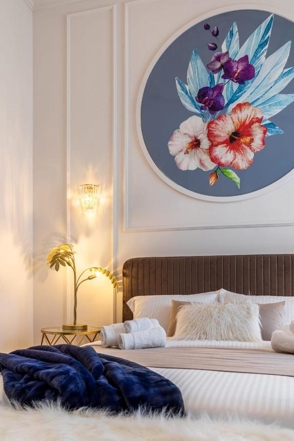 Holt Old Town Luxury Inn 2*