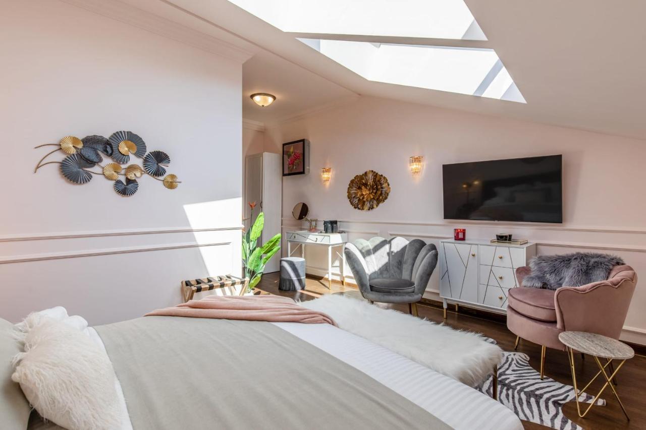 Holt Old Town Luxury Inn 2*
