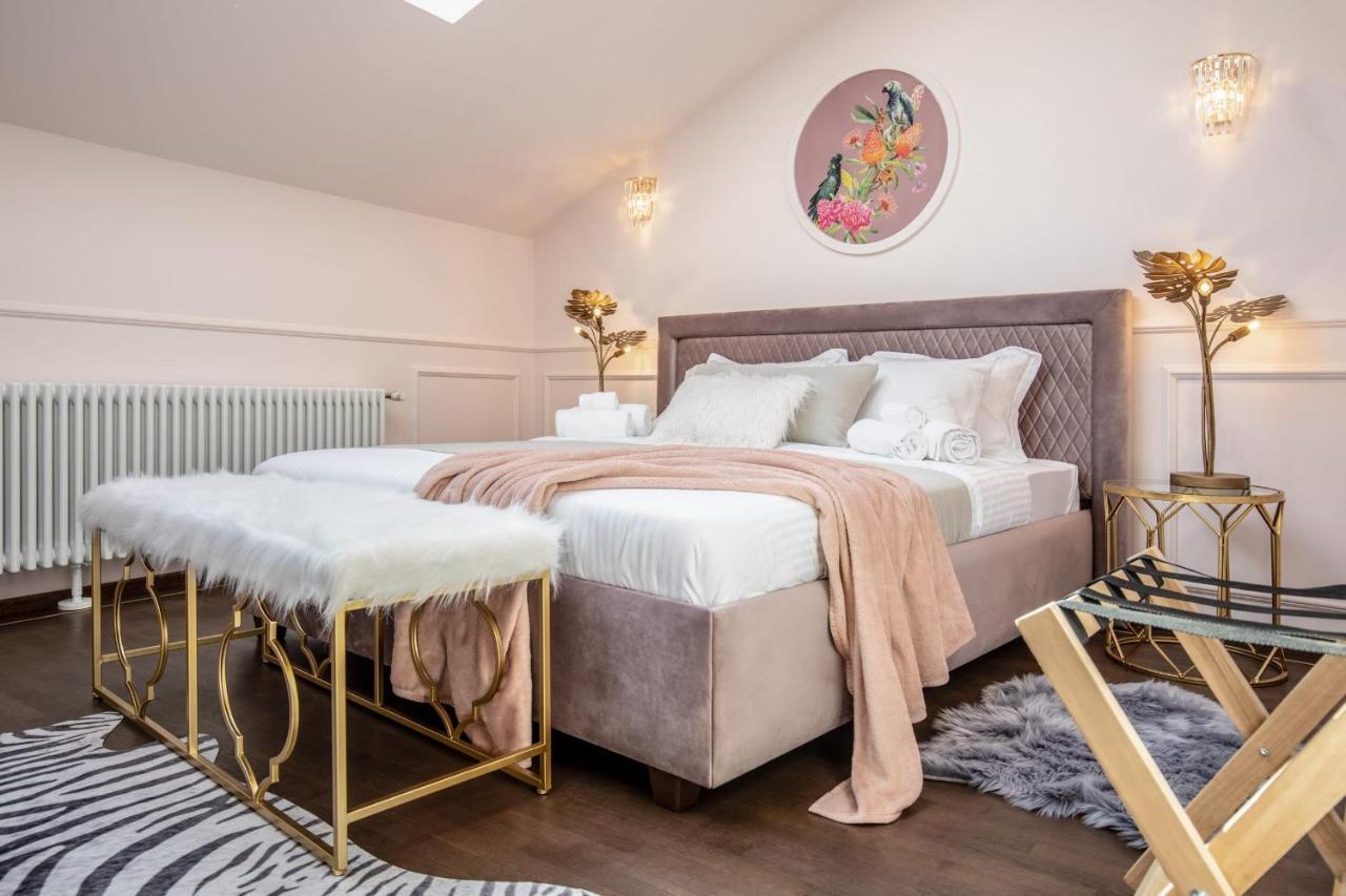 Holt Old Town Luxury Bucharest