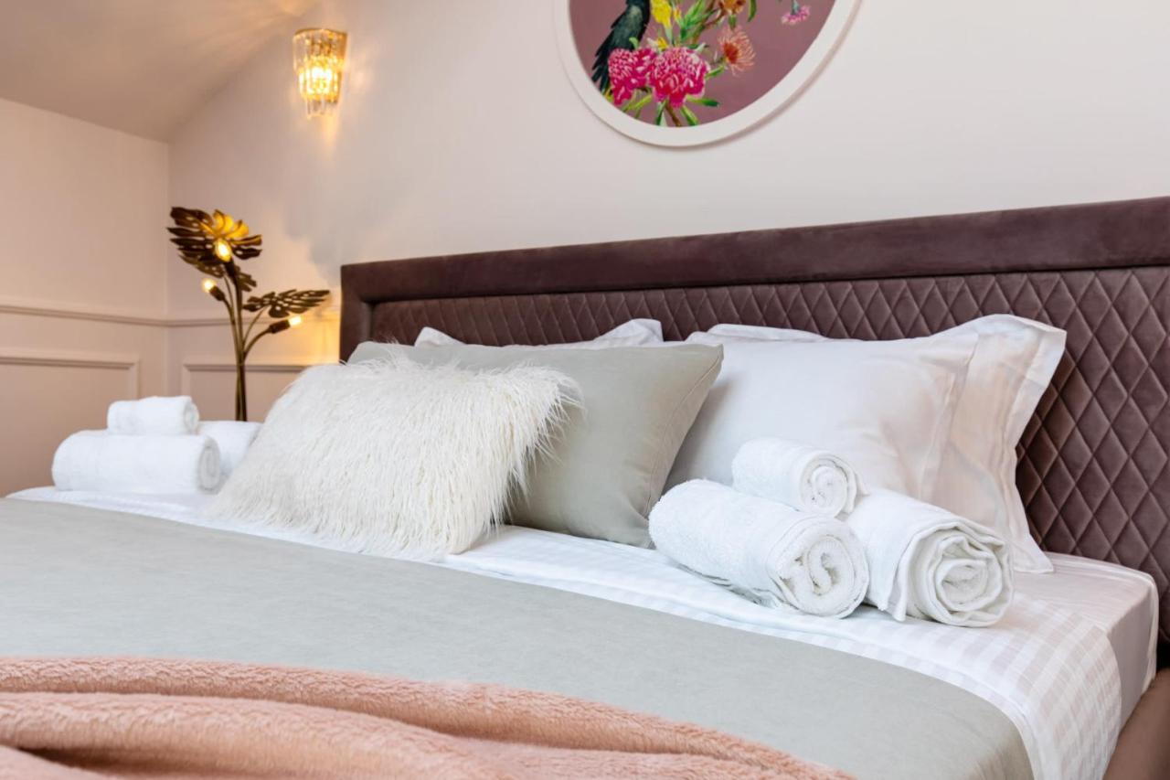 Inn Holt Old Town Luxury