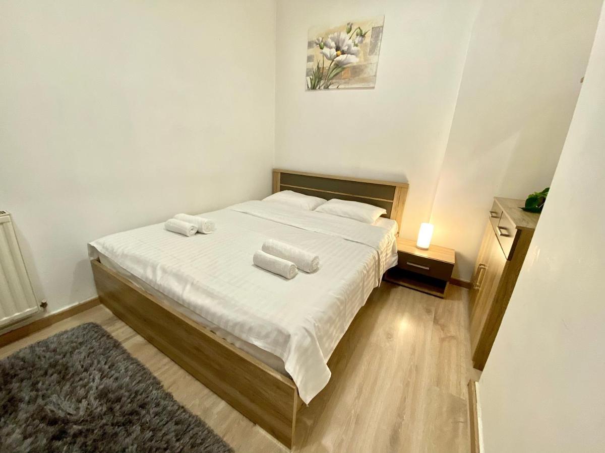Modern Old Town Central Apartment *