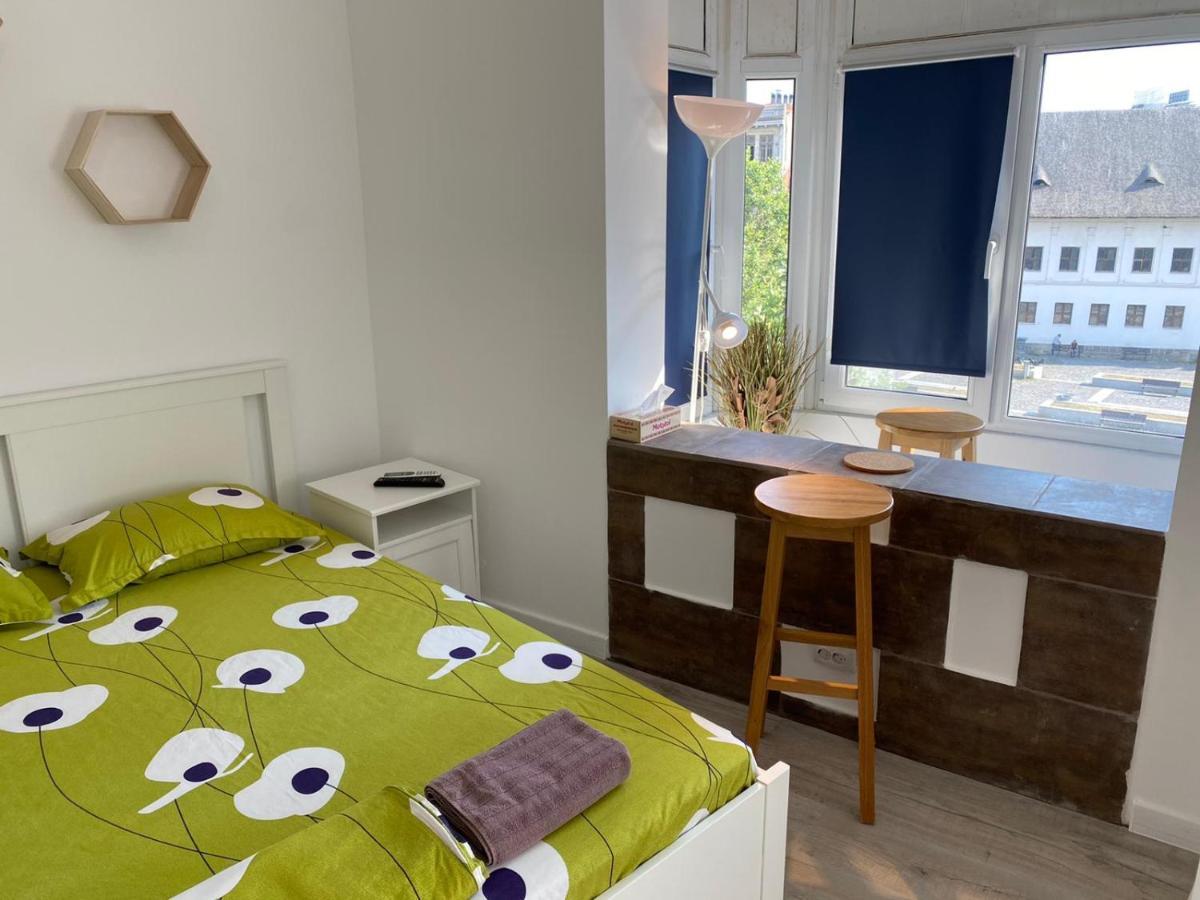 Old Town Apartment *