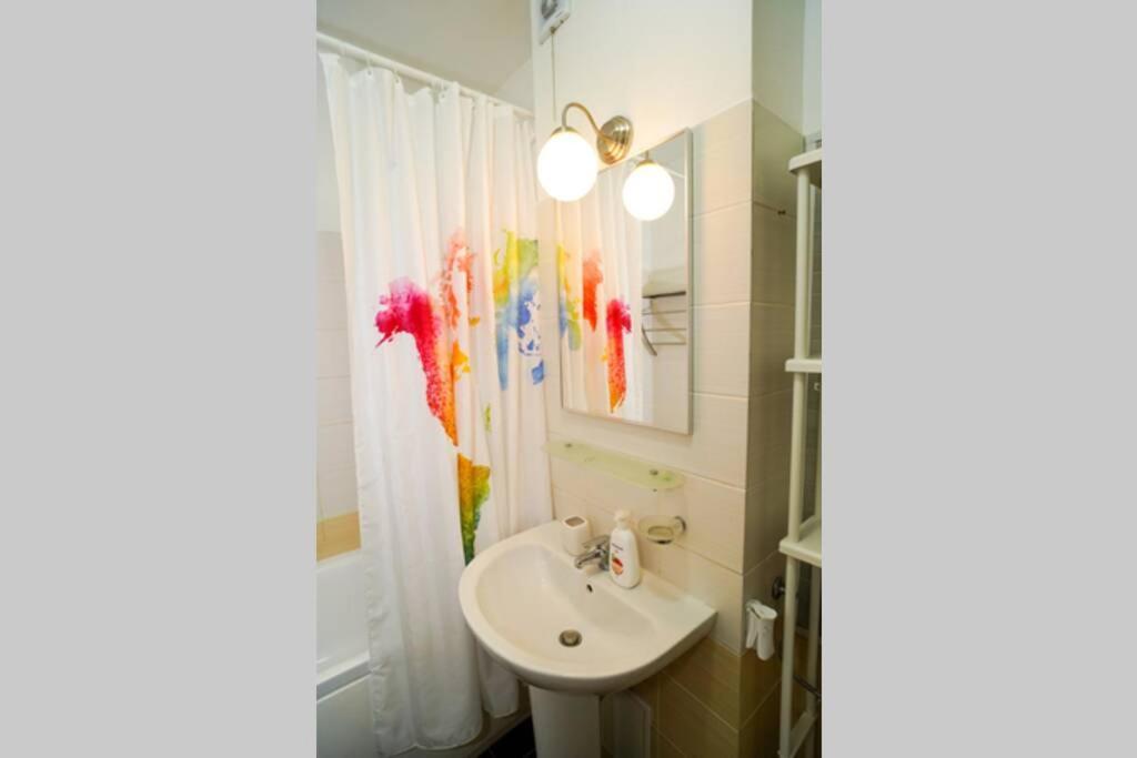 Sky Modern 1 Bedroom Apt W Free Parking *