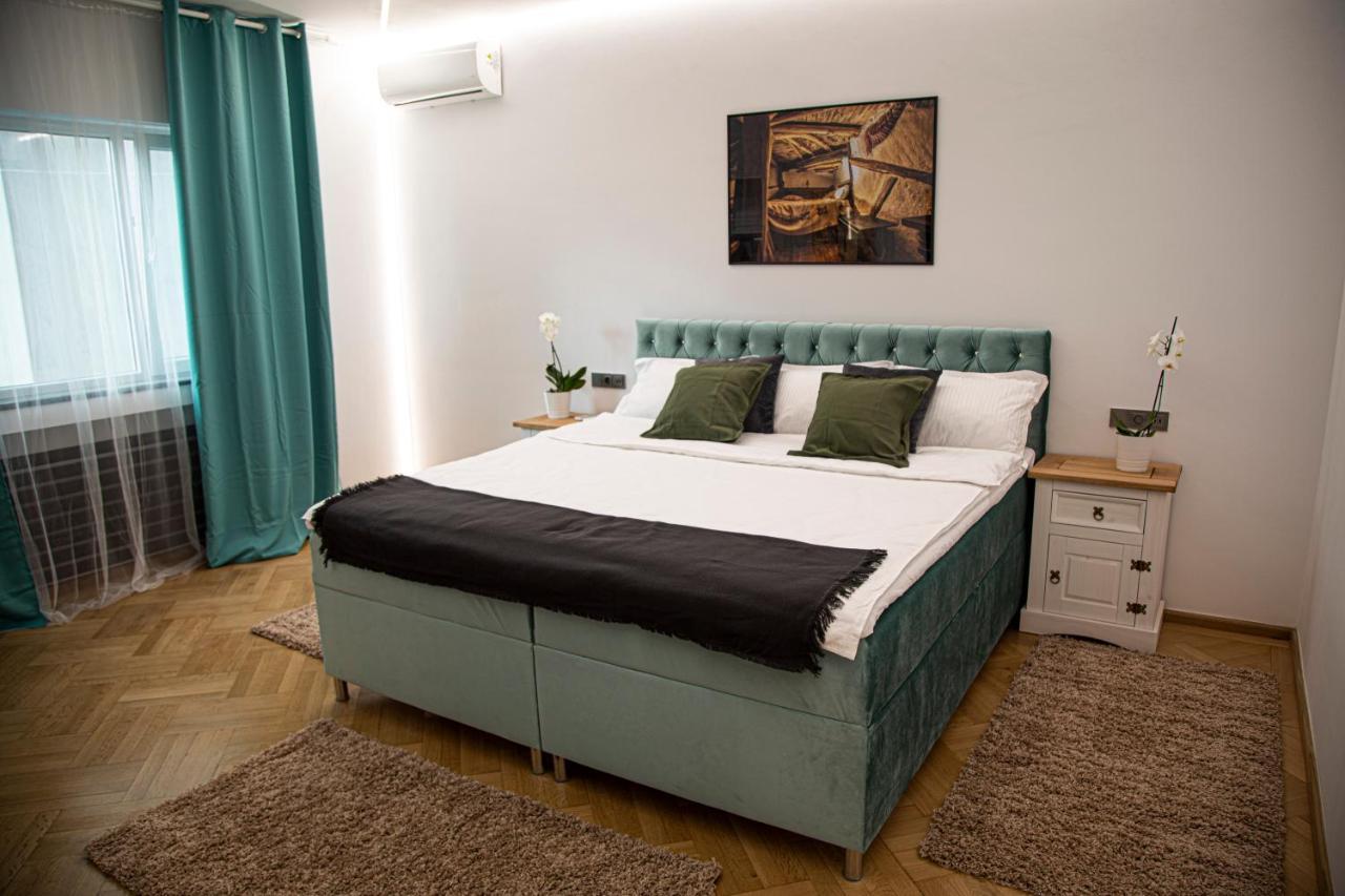 Brand New Penthouse At Km 0 Of Near Intercontinental Bucharest