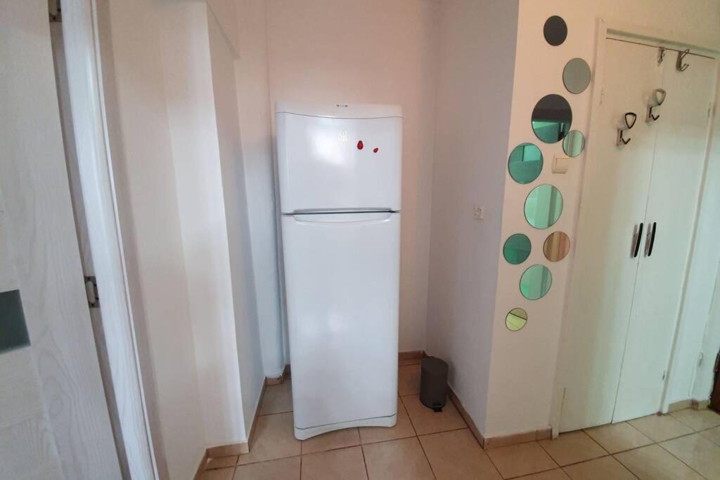 Apartment Studio Fully Furnished Dristor Metro, Main Street. Bucharest