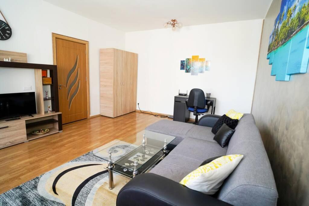 Sky Modern 1 Bedroom Apt W Free Parking *
