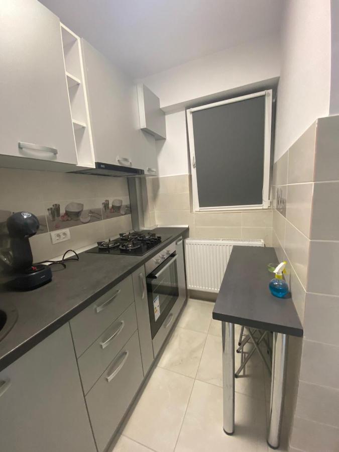 Studio-ion Mihalache-bucuresti * Bucureşti