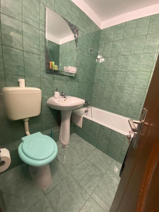 Studio-ion Mihalache-bucuresti Bucureşti