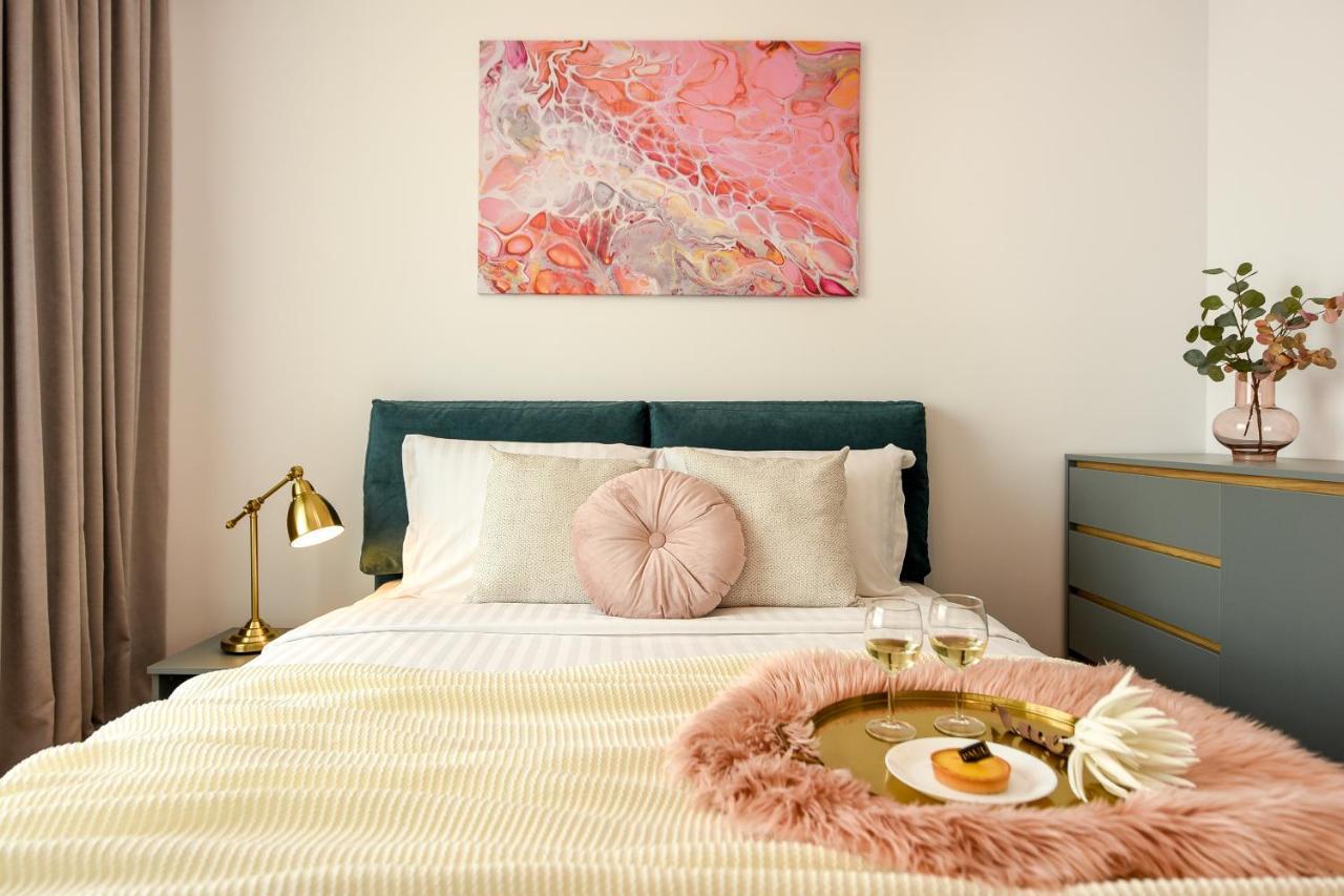 Eye Candy Romexpo 2-bedroom With Free Parking *