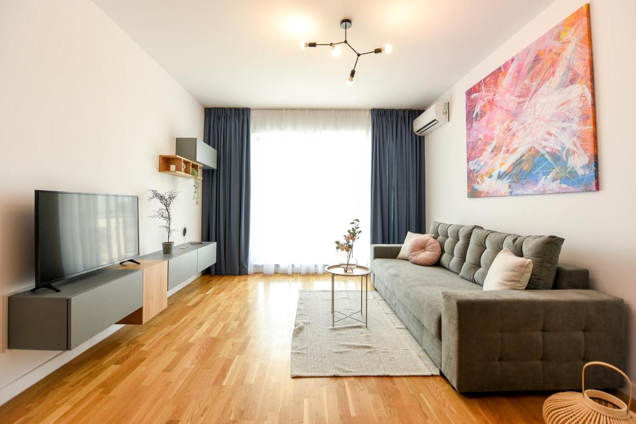 Eye Candy Romexpo 2-bedroom With Free Parking