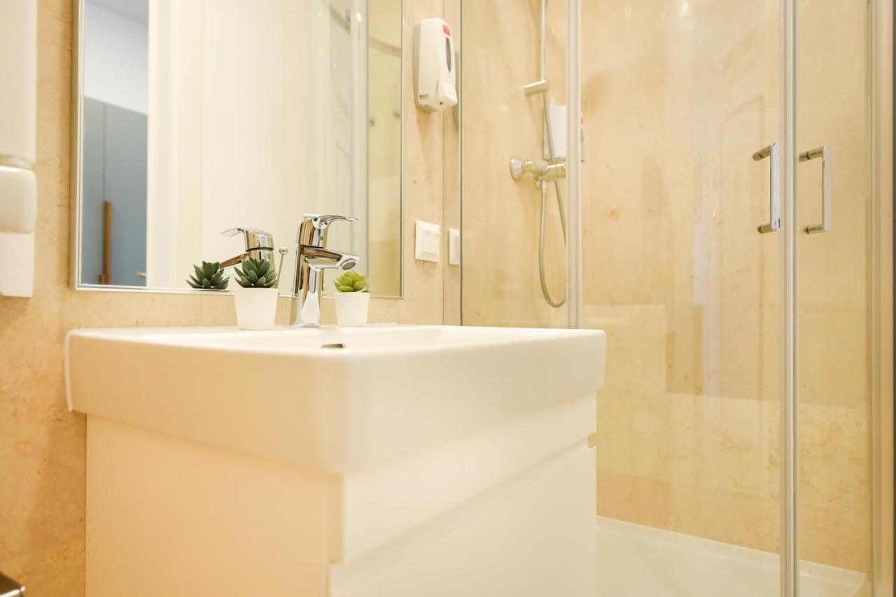Eye Candy Romexpo 2-bedroom With Free Parking Apartament