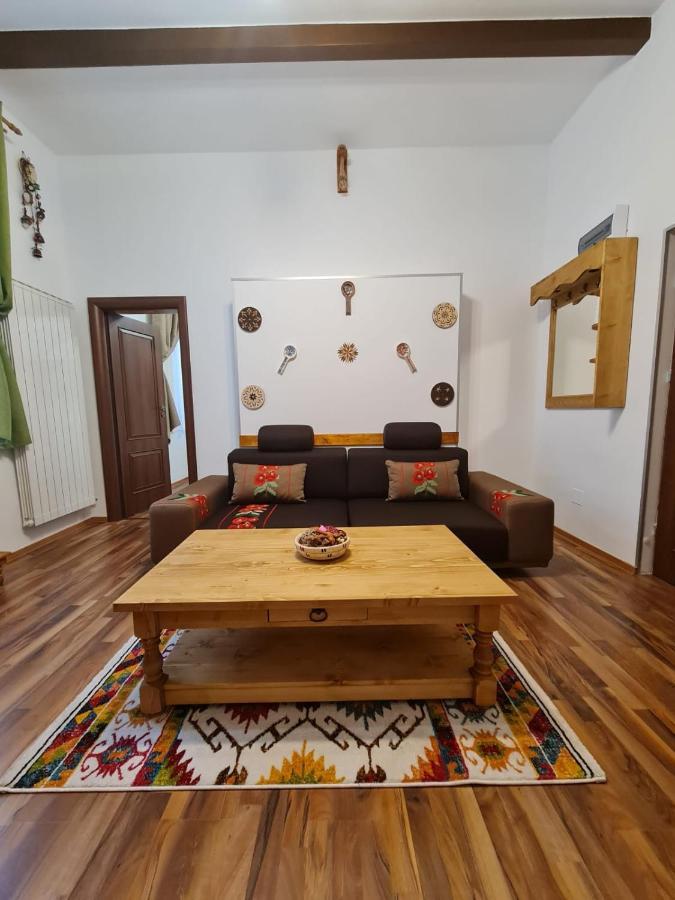 City Home Apartment