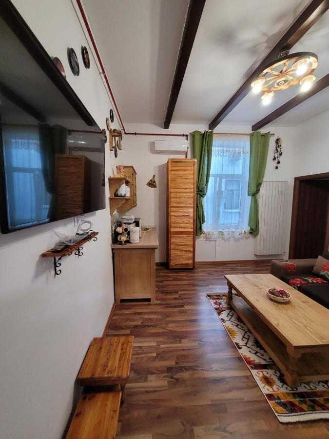City Home Apartment *