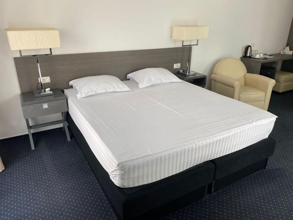 Urban 7 Aparthotel *