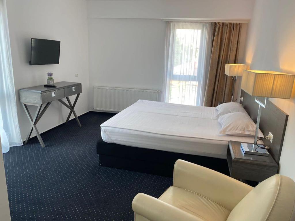 Urban 7 Aparthotel *