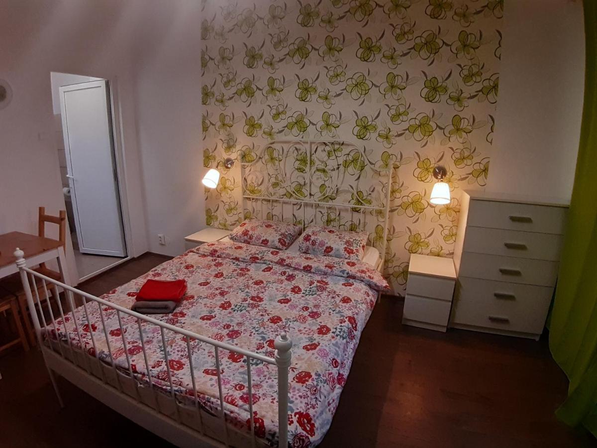 Romantic Calm Piata Universitate Apartament