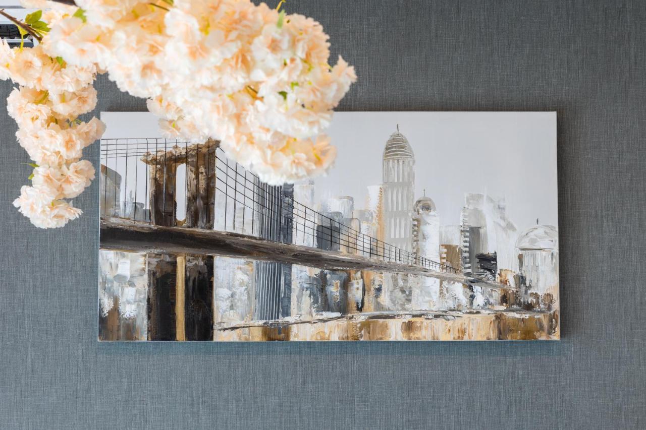 Cityscape Wonder
