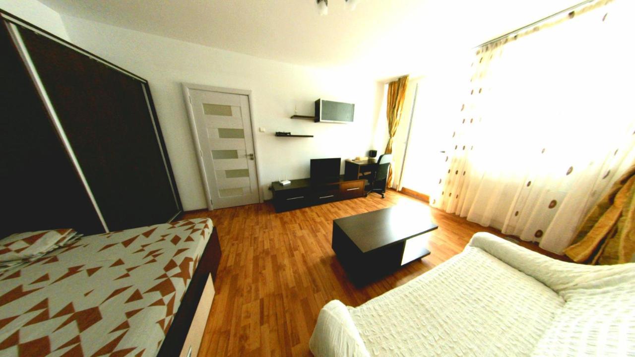 Apartment Studio Fully Furnished Dristor Metro, Main Street. Bucharest