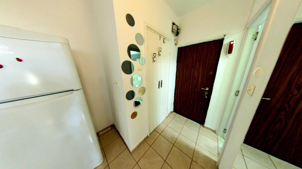 Studio Fully Furnished Dristor Metro, Main Street. * Bucharest