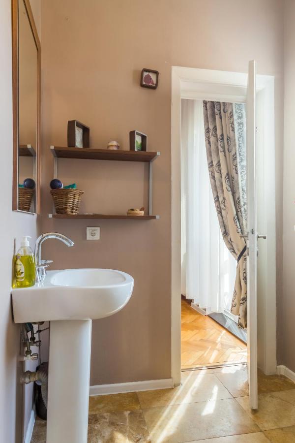 Apartment Deluxe Cismigiu Park