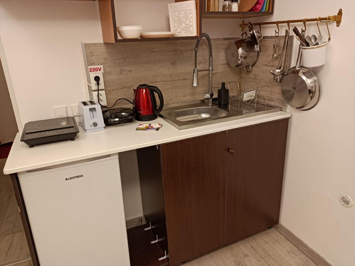 Lux Apartament In The Bubble Of Piata Romana Apartment