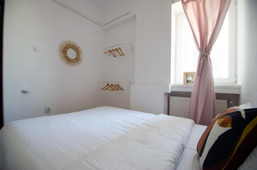 Bright Near Cismigiu And Old Town Apartment Bucharest