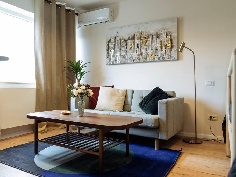 Sunny Modern - Cismigiu Park & Old Town Apartamento Bucareste